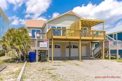 Image de Beachy Bliss - Cute 3 Br (Half Duplex) on 2nd Row with Great Views! Dog