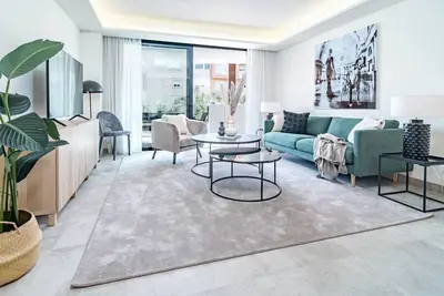 Image de Inf3. 2l- Modern city apartment, families only