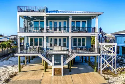 Image de Beautiful 6 bed /6. 75 bath Gulf View home with private (heated) pool