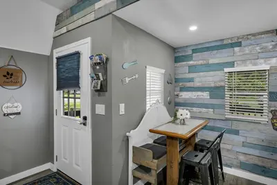 Image de Cozy Tiny Cottage Farm House!