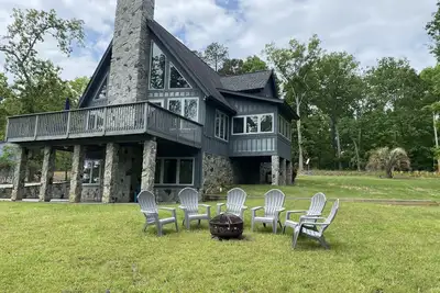 Image de Make Memories at our Spacious 5 Bedroom Lake House right on Lake Murray!