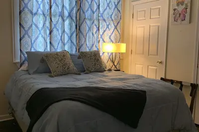 Image de Cozy Duplex - Central Location to Downtown Nola