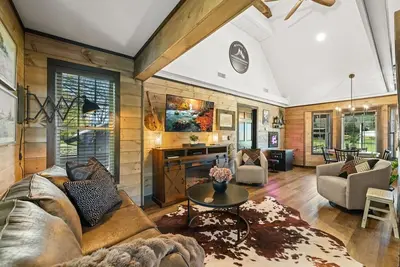 Image de Creekside Cabin Smoky Mtn Views Arcade HotTub Pet