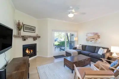 Image de Valley Floor Dream w/ Fireplace | Year-Round Trail Access, 3 Min to Town