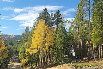 Image de Tranquil & idyllic 3br\/2ba, A-Frame Cabin, w\/WiFi in beautiful Evergreen,