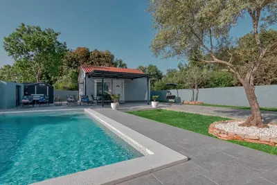 Image de Maison de vacances Peroj pour 1 - 5 personnes avec 2 chambres à coucher - Maison de vacances