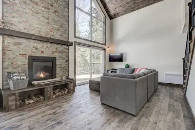 Image de Magnifique chalet au bord de l’eau avec Spa privé! Vue magnifique!
