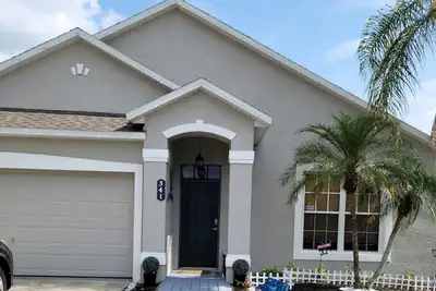 Image de Spacious 3 bed/2 bath villa with private pool, minutes to Orlando attractions.