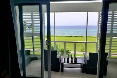Image de Beautiful Penthouse Apartment overlooking the Ocean.