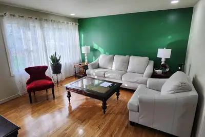 Image de Prime Location! Cozy 2-Bedroom Stay Near Restaurants & Attractions