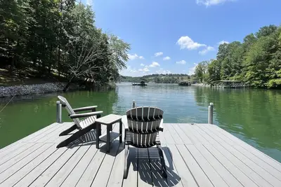 Image de New rental! ! ! Luxury living on Tim’s Ford Lake