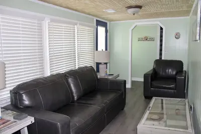 Image de Remodeled Bungalow minutes from historic waterfront downtown Manteo