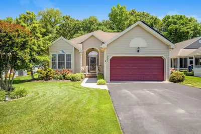 Image de Lovely dog-friendly home with tennis, fast WiFi, deck, grill & W/D