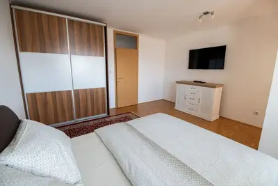 Image de Lovely 1-Bedroom with a free parking - Julphar