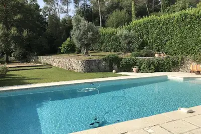 Image de Villa au calme, vue dégagée et décor soigné