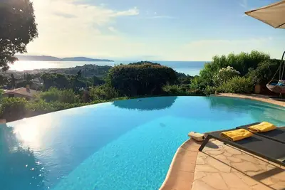 Image de Villa with heated pool and panoramic views of the Gulf of Saint Tropez