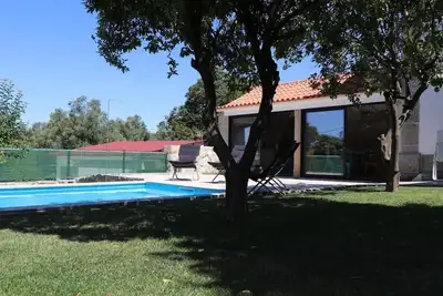 Image de Maison \"Casa do Mestre\", avec vue sur les montagnes, piscine et Wi-Fi.