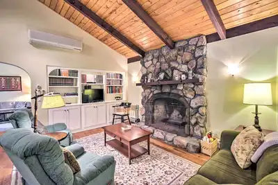 Image de Spacious Bartlett Home w/ Fireplace + Kitchen