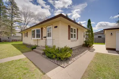 Image de Sunny Cloquet Home - 2 Mi to St. Louis River!