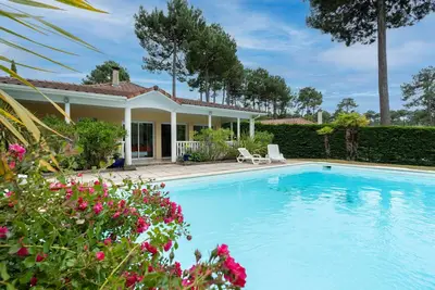 Image de Villa piscine pour 8 à Lacanau