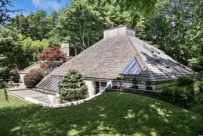 Image de Modern Home nestled in Bellport\/Brookhaven Hamlet
