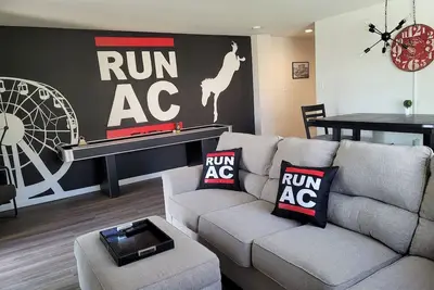 Image de Run-Ac Villa- Block from Ocean Casino and Waterpark!