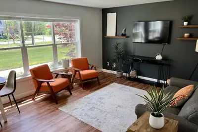 Image de Pristine Condo, Close to Downtown, Beaches, Gt Commons, and Restaurants