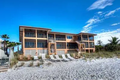 Image de Beachfront condo with gorgeous view of the gulf.