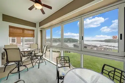 Image de #211 Pointe - 2 Bedroom Lakefront Condo at Mariners Sml