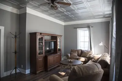 Image de Remodeled historic home on quiet street!
