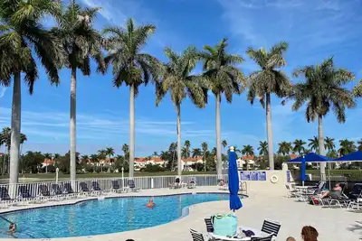 Image de Vacation In Paradise! 5min to StPete Beach, Pool, Updated & Very Clean 1st Floor
