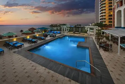 Marriott's Beachplace Towers - Luxury 1br, kitchen. Beachfront