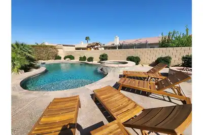 Image de Voyager house pool 2500sf 5b4b close to everything