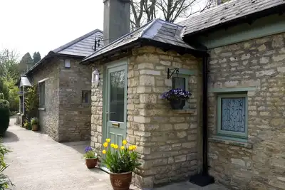 Image de Cosy Stone Cottage - The Bungalow Perrotts Brook - Detached, parking, wifi.