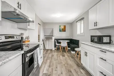 Image de Charming 5br New Sudbury home w\/ Ac, Cable + Wifi