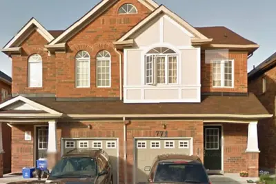 Image de Large Basement apartment Near Sq One Mississauga