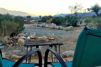 Image de J&B Desert Hideaway Gateway to the Desert; Stunning Views Hot Tub Outdoor Shower