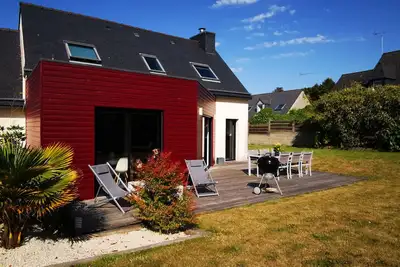 Maison entière contemporaine à 10 minutes à pied des plages et au calme
