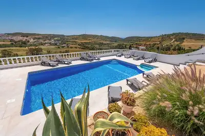 Image de Spectacular 6 bedroom villa with private pool and amazing views