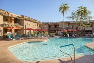 Image de Modern Desert Cityscape w/ Pool & Hot Tub close to the Casino