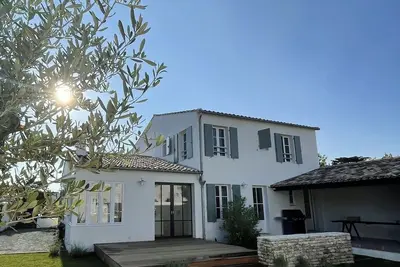 Image de Charming family villa 2 min walk from the beach!