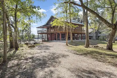 Image de New! ! Remodeled River Retreat Cabin-Beautiful views right on the Suwannee River