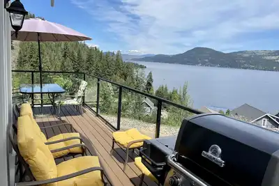 Image de Glorious Lake View 2 Bedroom plus flex room Vacation Home.