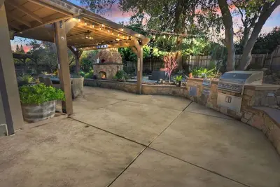 Image de Lux Family Retreat-Pizza Oven-Dogs-Lake 1 Mile