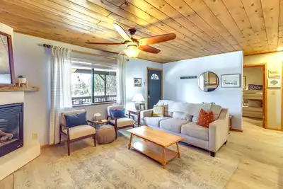 Image de Cozy Heber Cabin Retreat w\/ Deck + Fireplace!