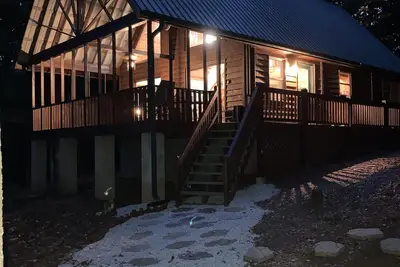 Image de Newly furnished beautiful cabin with an access to Lake Hartwell