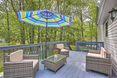 Image de Hot Tub & 2 Game Rooms: Family Poconos Getaway!