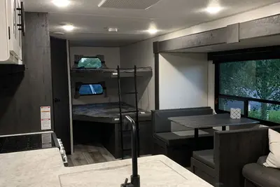 Image de Roomy camper in quiet neighborhood!