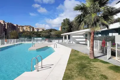 Image de Moderne et a un kilomètre  du centre de Estepona.