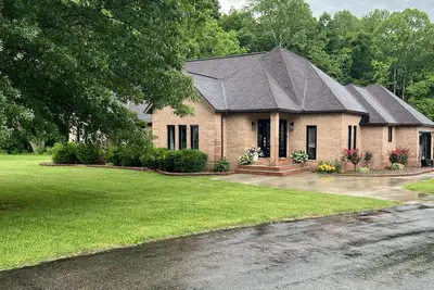 Image de Beautiful Two Story with In ground Pool